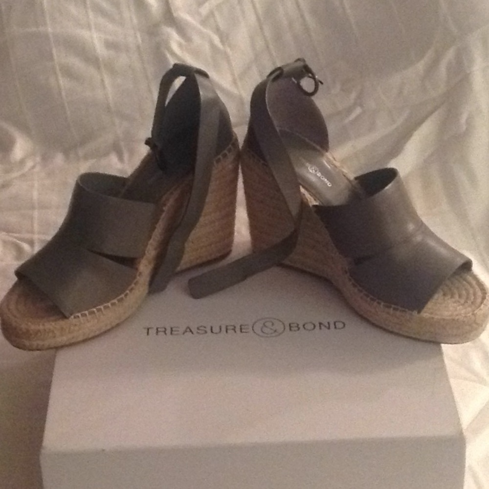 Wedge sandals